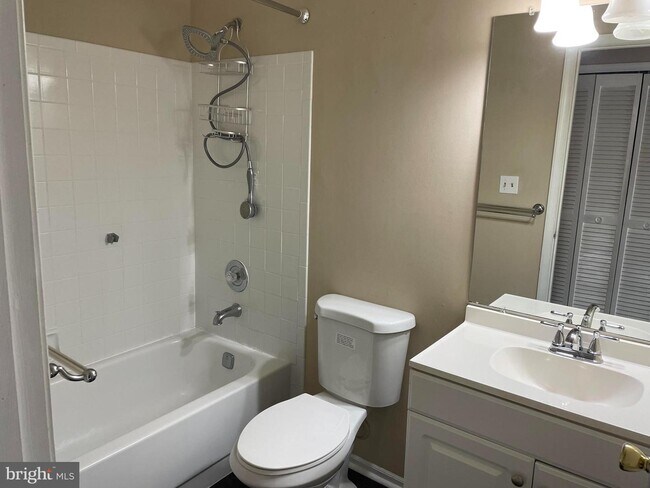 Foto del edificio - 809 Lindsley Ct