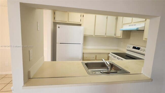 Foto del edificio - 10027 Winding Lake Rd