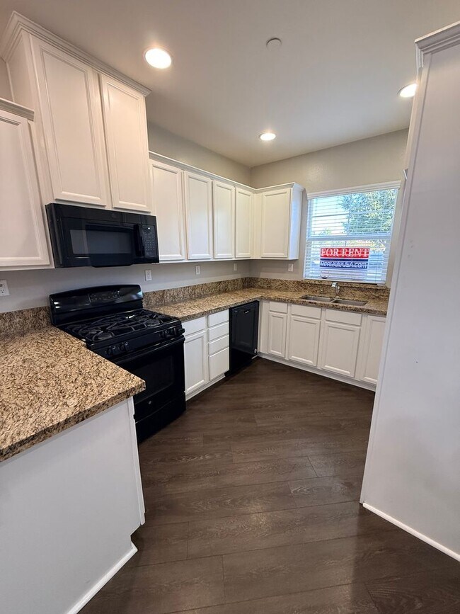 Foto del edificio - 3 Bedroom Condo for Rent in Murrieta