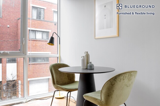 Foto del edificio - 75 Brainerd Rd