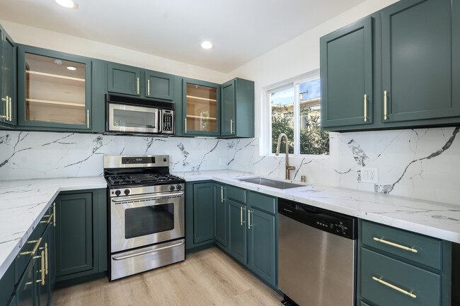 Foto del edificio - 943 Westbourne Dr