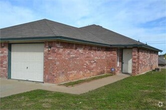 Building Photo - 203 Lydia Dr