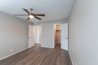 Building Photo - 531 Bedford Rd