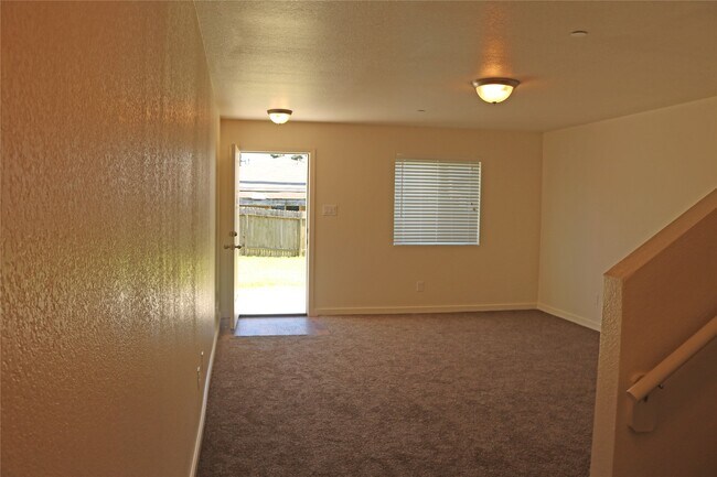 Foto del edificio - 10535 Mills Rd