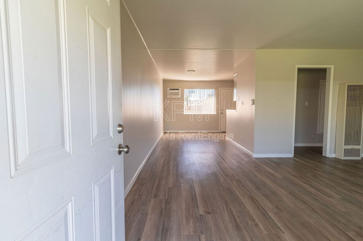 Foto principal - 10400 Lower Sacramento Rd