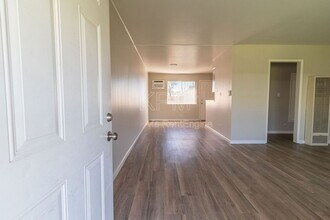 Building Photo - 10400 Lower Sacramento Rd