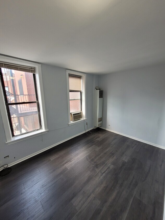 Living Room - 2045 N Racine Ave