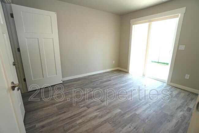 Foto del edificio - 435 2nd Ave N