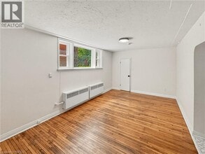 Building Photo - 11 Sheridan St