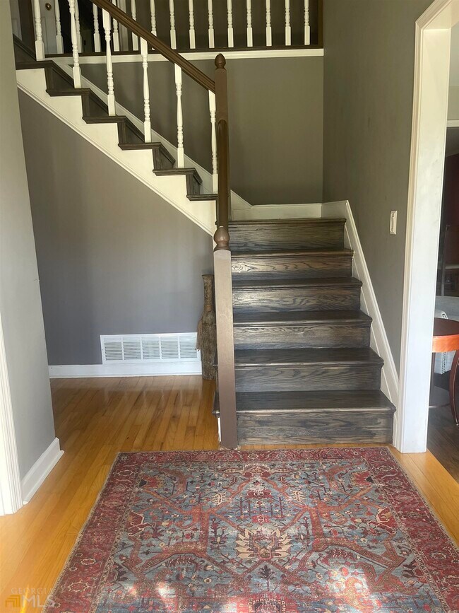 Building Photo - 9615 Fox Hunt Cir W