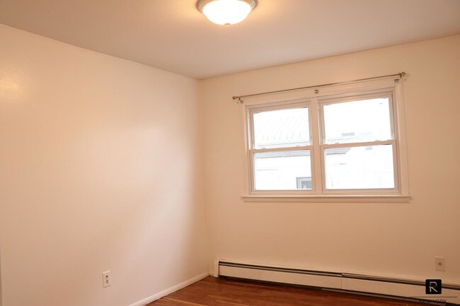 Building Photo - 440 Stafford Avenue