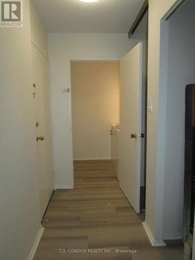 Photo du bâtiment - 2001-2001 Bonnymede Dr