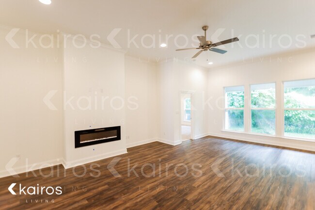 Building Photo - 6524 Roux Dr.