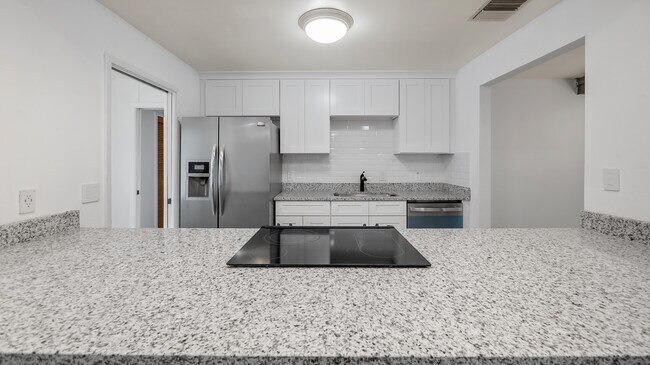 Foto del edificio - 901 Cutler Rd
