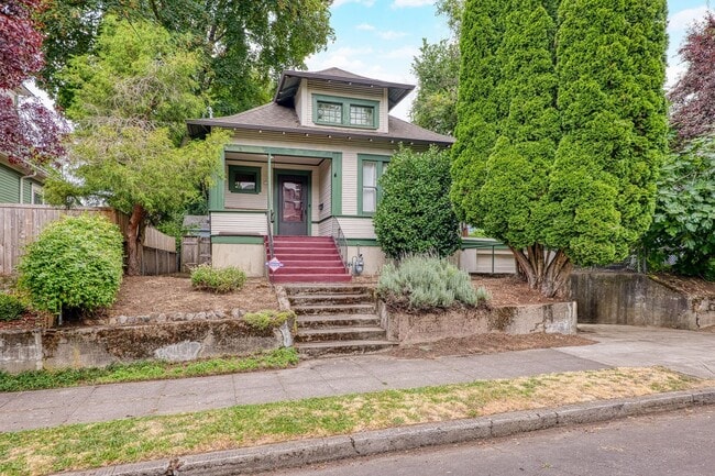 Building Photo - Welcome to the best of City Living - 2 Bed...