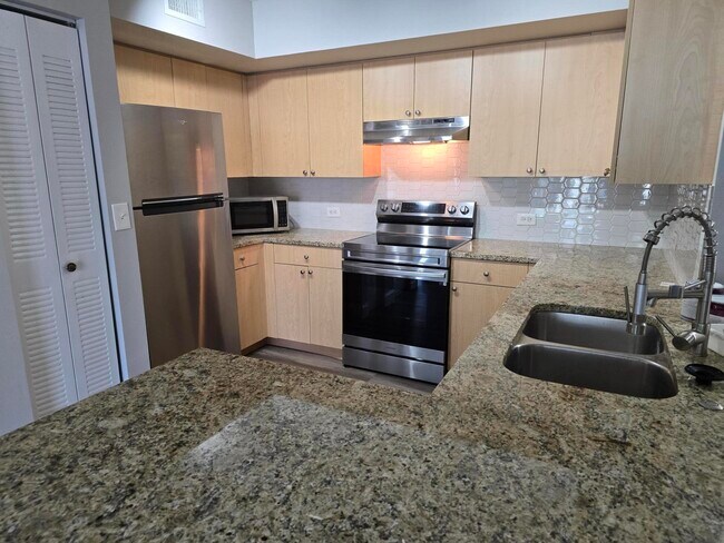 Building Photo - 701 Villa Cir