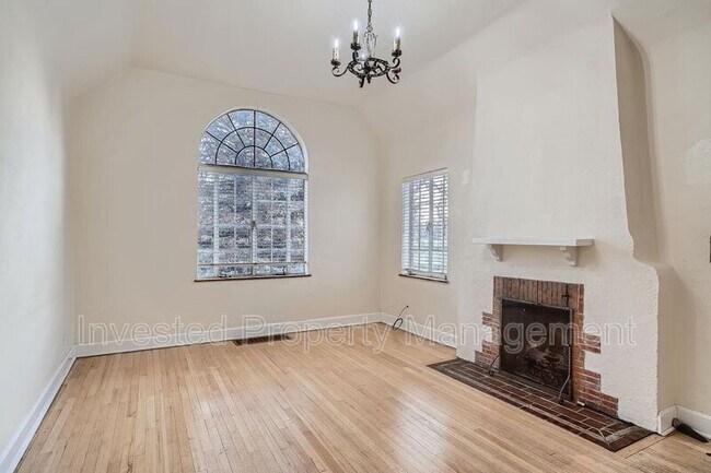 Photo - 2501 York St Apartment