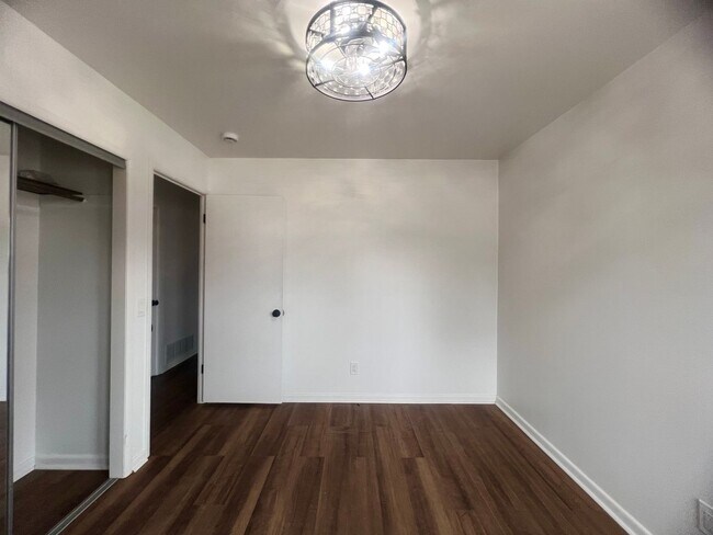 Building Photo - 3 Bedroom Home for Rent in Clinton, IA