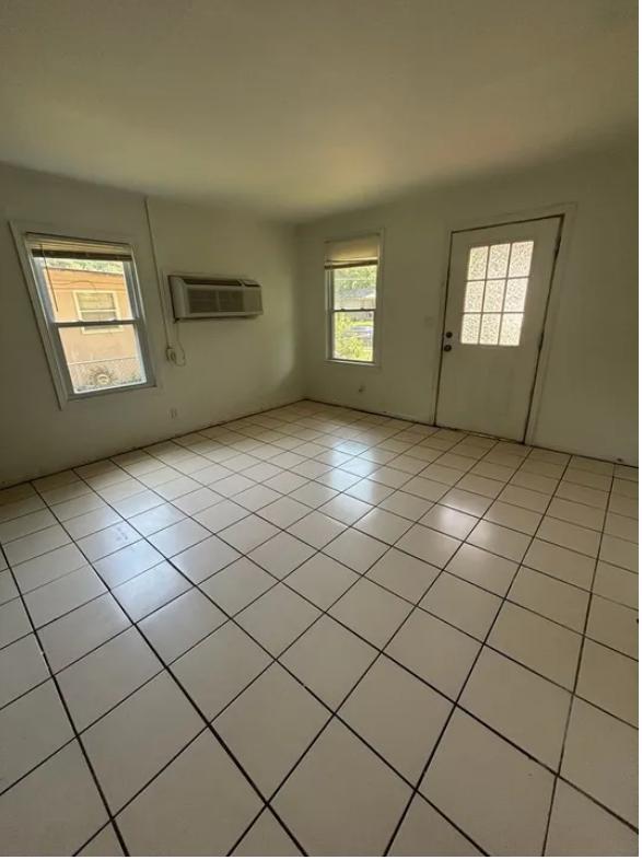 Foto del edificio - 4919 40th St Cir