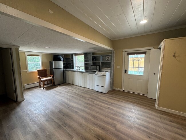 Building Photo - Cozy Tiny Home In Waynesville, MO to include utilities and WIFI!