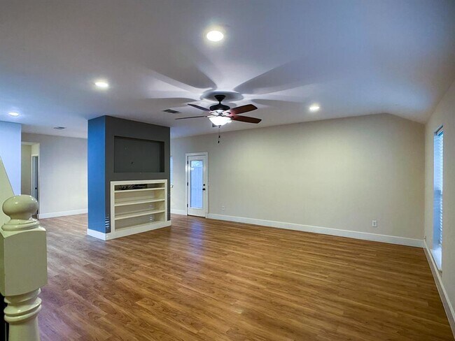 Foto del edificio - 3215 Bayou Crossing