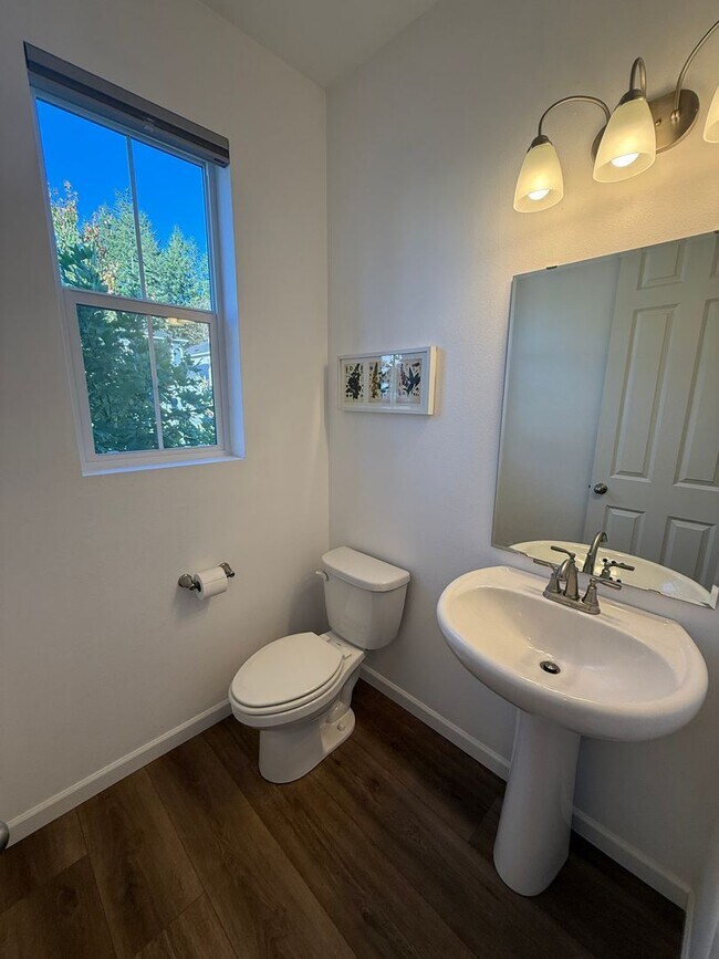 Building Photo - Hogan Heights Community 4 Bed 3.5 Bath