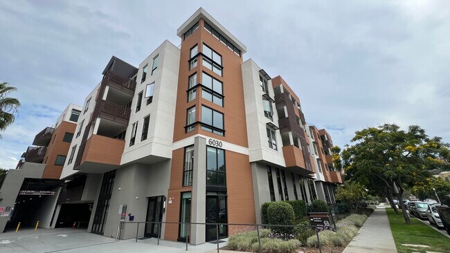 Foto del edificio - 6030 S Seabluff Dr