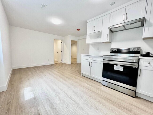 Photo du bâtiment - 16594-16561 61 Ave
