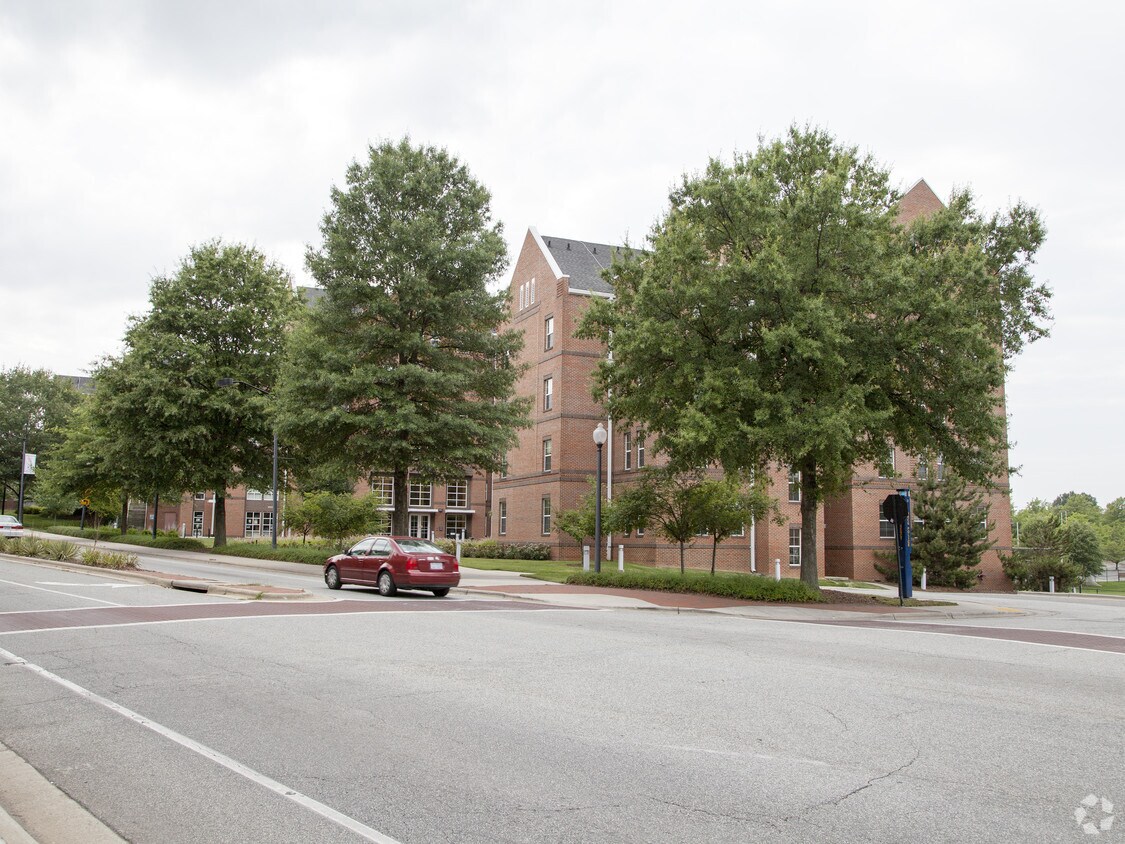 Foto del edificio - Forney Edward Apartments