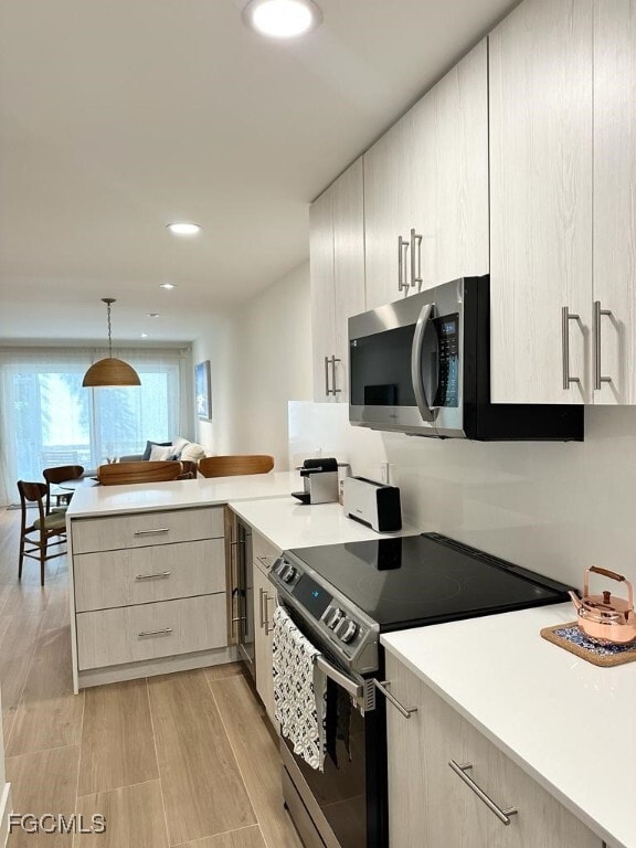 Building Photo - 72 7th St S