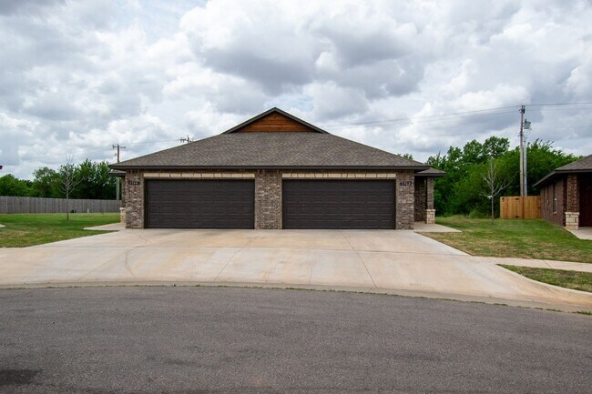 Foto del edificio - 1762-1764 Eighty Niner Ter Duplex