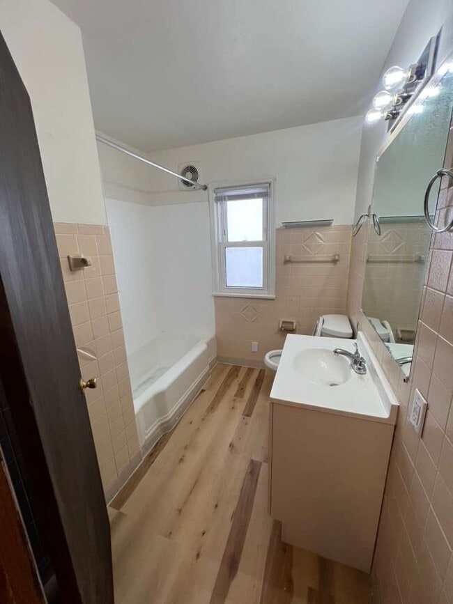 Building Photo - 5050 N 57th St