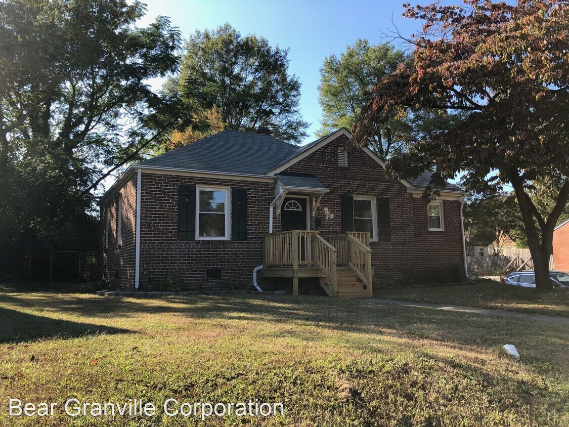 Foto principal - 2 br, 1 bath House - 100 E 35th St