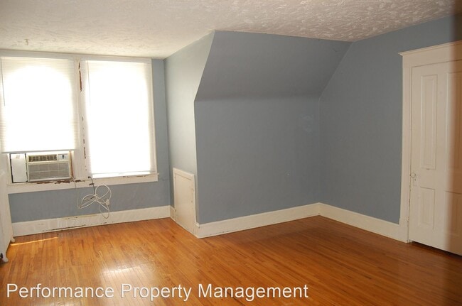 Building Photo - 1339 S 19th St