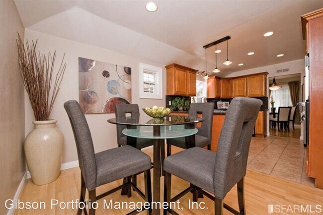 Foto del edificio - 3 br, 3 bath House - 839 Pinon Ave.