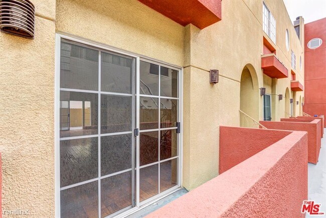 Foto del edificio - 2 br, 2 bath Condo - 108 N Orlando Ave Apt 4
