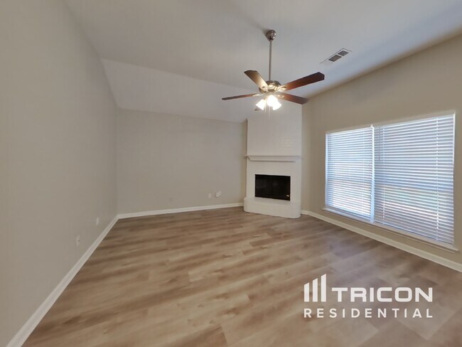 Building Photo - 1106 Castleman Dr
