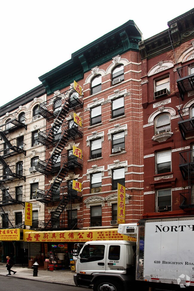Foto del edificio - 30 Henry St