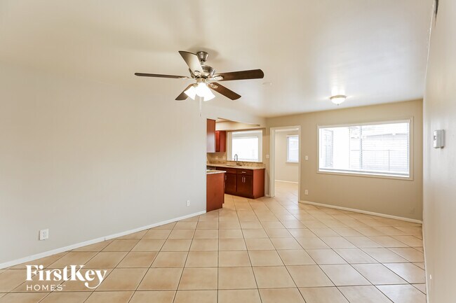 Foto del edificio - 3746 W Puget Ave