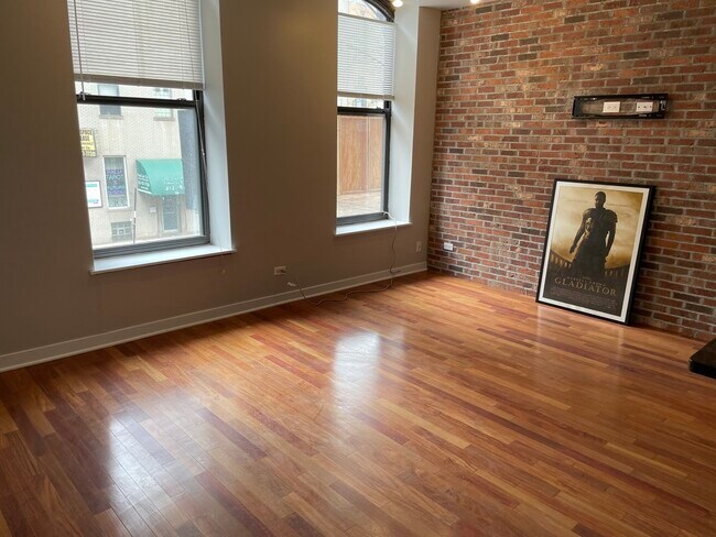 Building Photo - 207 W Ohio St