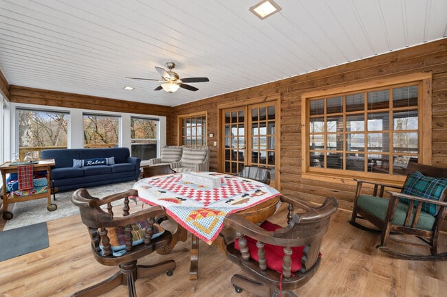 Foto del edificio - 19412 Pinecrest Ln