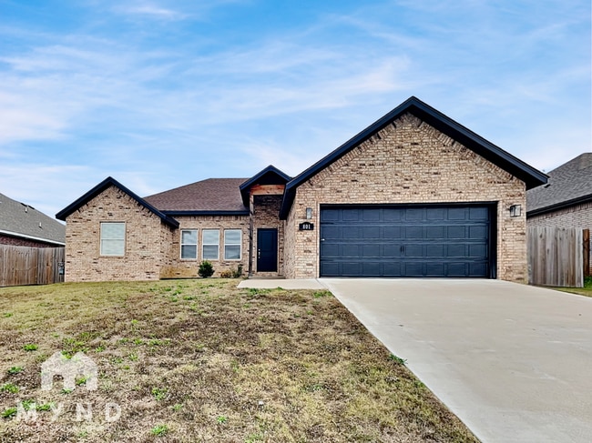 Building Photo - 801 W Jillian St