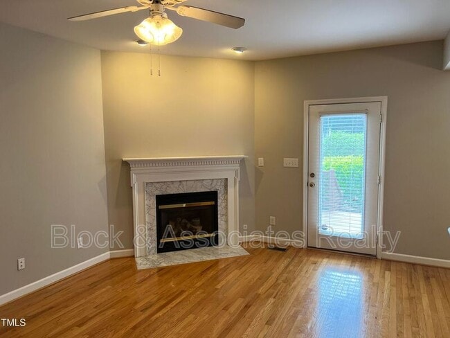 Building Photo - 4561 Treerose Way