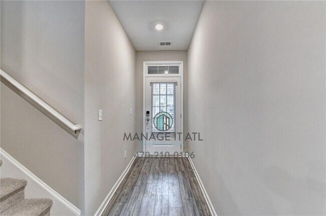 Building Photo - Beautiful 3 Bedroom Townhome in Buford Sch...