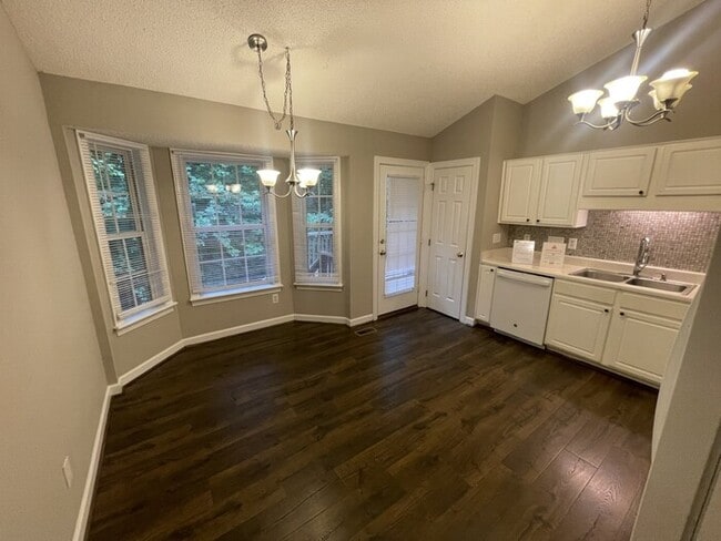 Building Photo - 3 bd 2 ba ranch in Wake Forest with a garage