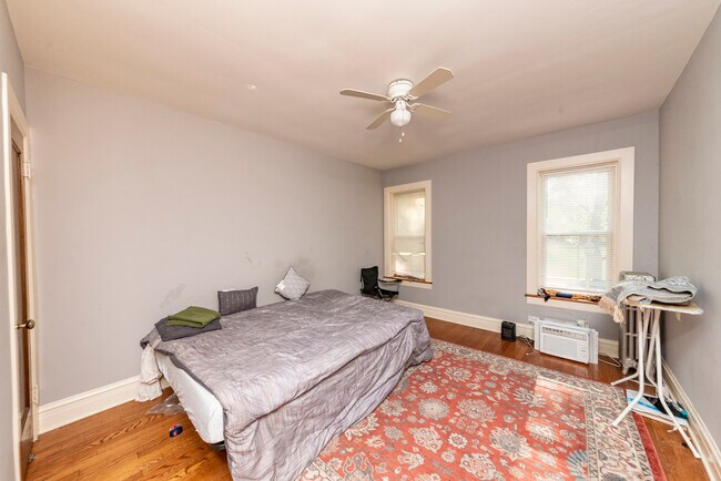 Foto del edificio - 6049 N Talman Ave