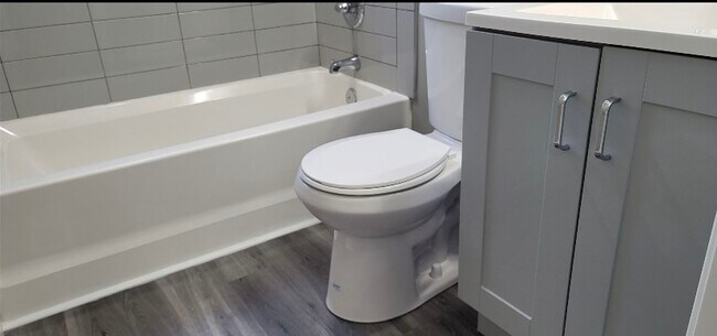 Beautiful bathrooms - 25 E Tennessee St