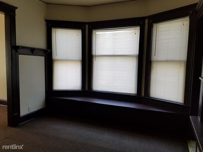 Building Photo - 2 br, 1 bath Apartment - 3071 N 5th St
