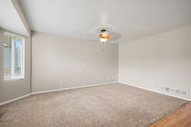 Building Photo - Beautifully Updated Littleton Home with Huge Yard & Basement Storage