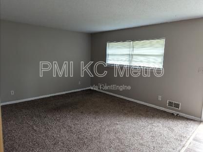 Foto del edificio - 1608 W 24th Terrace S